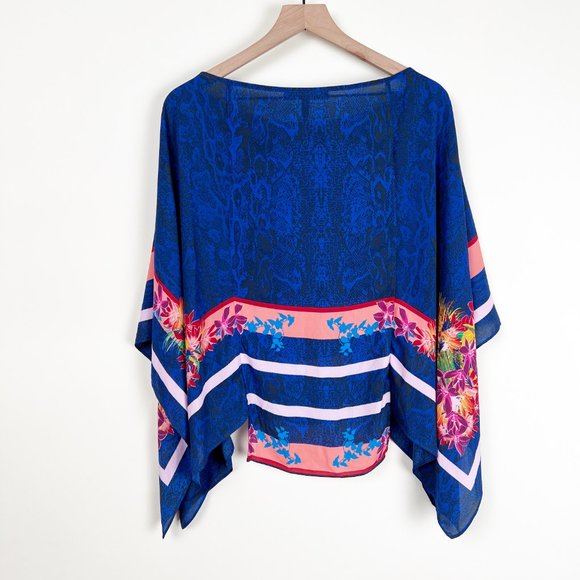BCBGMaxAzria Kei Resort Collection Poncho Flowy Oversized Relaxed Fit Blouse Top - Picture 8 of 11